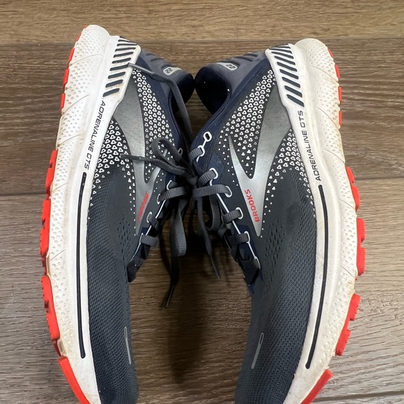 Men's Brooks Adrenaline 22 - Picture 7 of 10